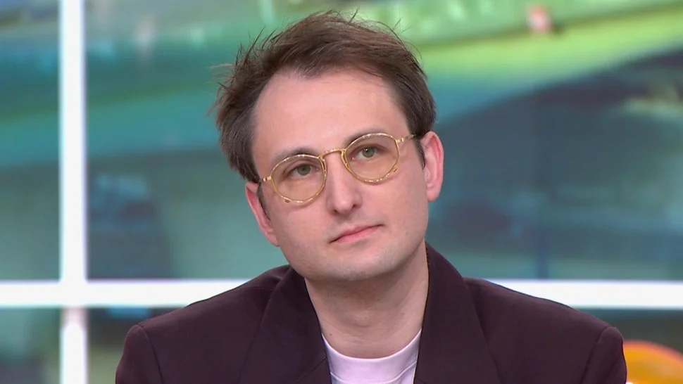 <b><font color="#53B2A3">Antoine ÉPIN</font></b> <br>Trésorier<br><span style="font-size:0.7em;">Médecin